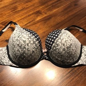 Victoria Secret perfect shape bra. Size 38DDD